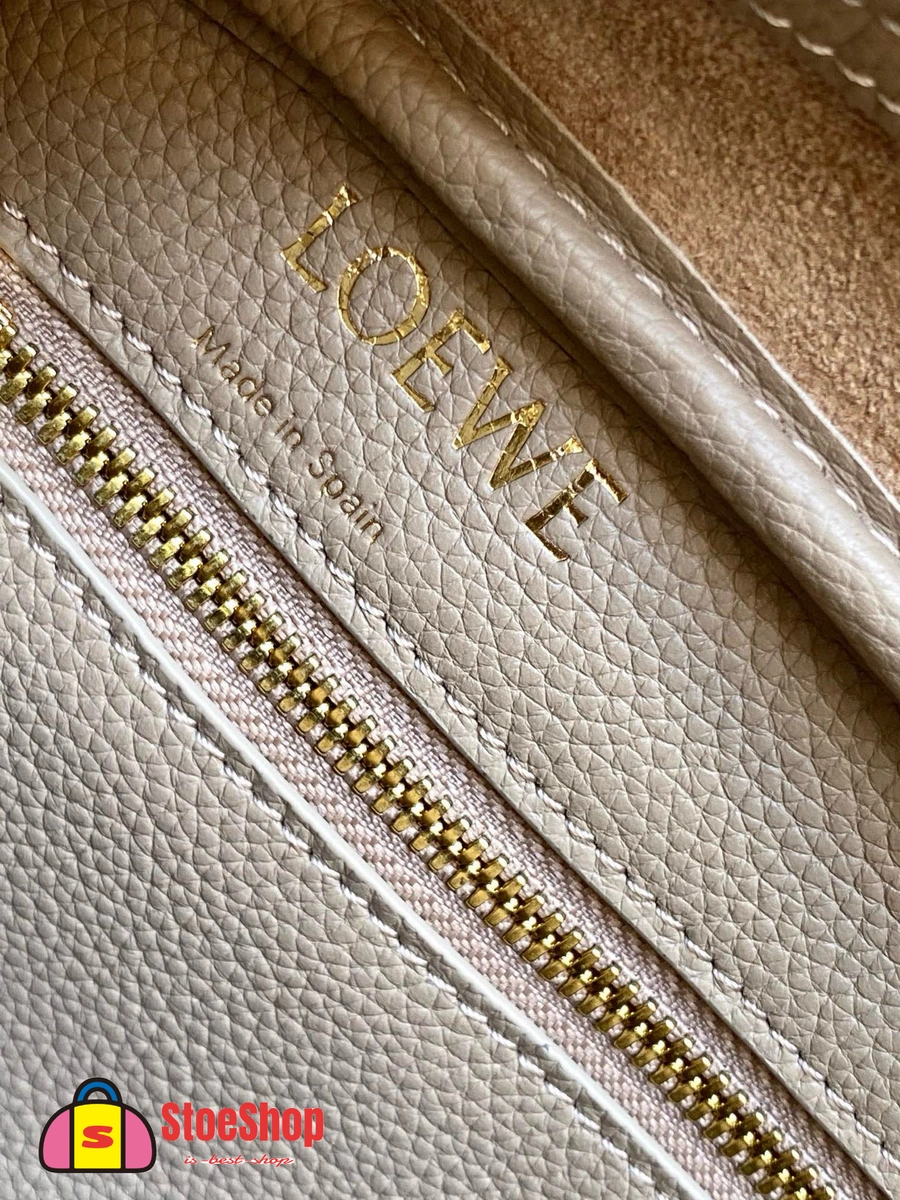 Loewe-羅意威 Amazona 28 系列 沙色柔軟粒面牛皮革手拿包 10 Loewe-羅意威 Amazona 28 系列 沙色柔軟粒面牛皮革手拿包