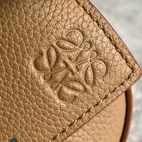 Loewe-羅意威 太妃糖色迷你柔軟粒面牛皮革 Puzzle 肩背包