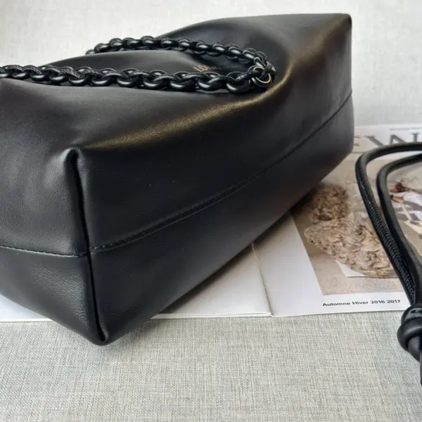 Loewe-羅意威 Flamenco Purse 系列 黑色中號柔軟納帕羊皮革手拿包
