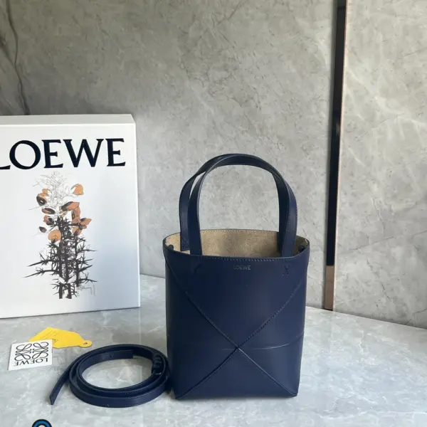 Loewe-羅意威 深邃藍迷你亮面牛皮革 Puzzle Fold 斜挎包