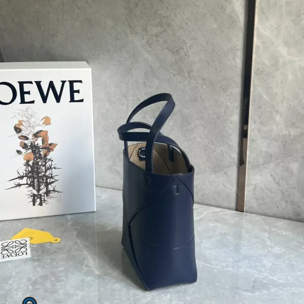 Loewe-羅意威 深邃藍迷你亮面牛皮革 Puzzle Fold 斜挎包