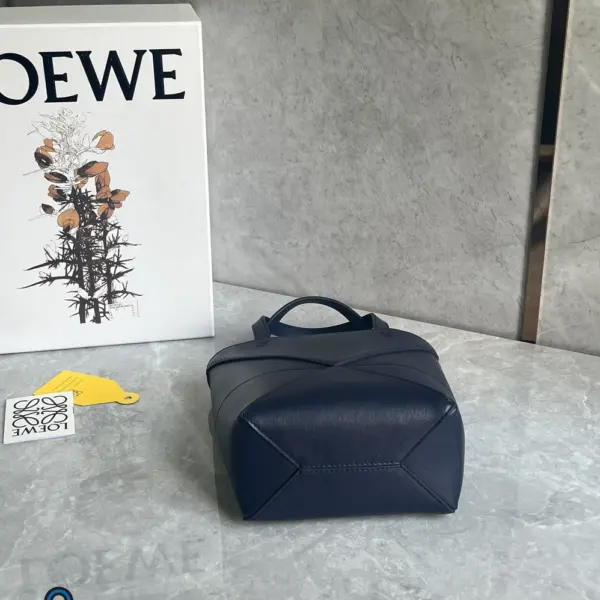 Loewe-羅意威 深邃藍迷你亮面牛皮革 Puzzle Fold 斜挎包