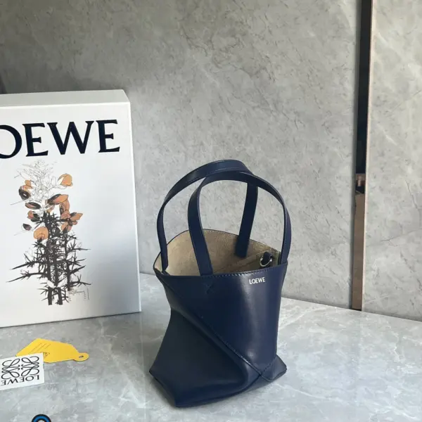 Loewe-羅意威 深邃藍迷你亮面牛皮革 Puzzle Fold 斜挎包