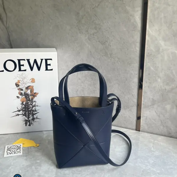 Loewe-羅意威 深邃藍迷你亮面牛皮革 Puzzle Fold 斜挎包