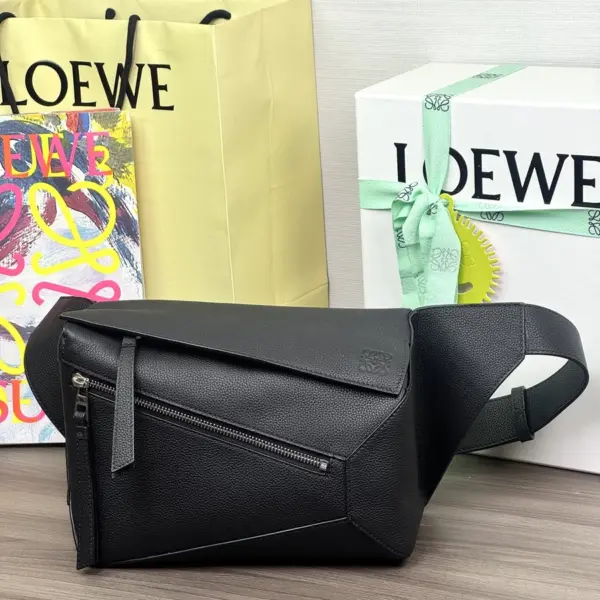 Loewe-羅意威 黑色小號粒面牛皮革 Puzzle 腰包