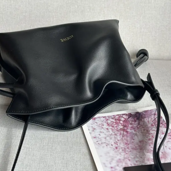 Loewe-羅意威 黑色超大號納帕牛皮革 Flamenco 肩背包