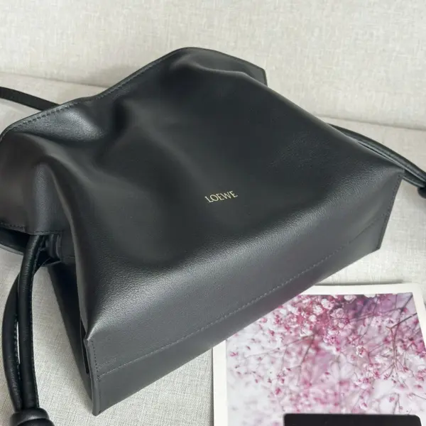 Loewe-羅意威 黑色超大號納帕牛皮革 Flamenco 肩背包