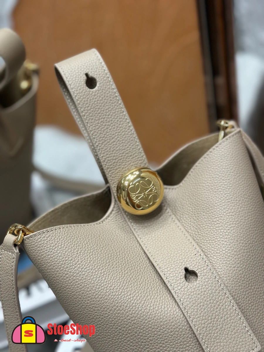 Loewe-羅意威 Pebble Bucket 系列 沙色迷你柔軟粒面牛皮革斜挎水桶手袋 3 Loewe-羅意威 Pebble Bucket 系列 沙色迷你柔軟粒面牛皮革斜挎水桶手袋