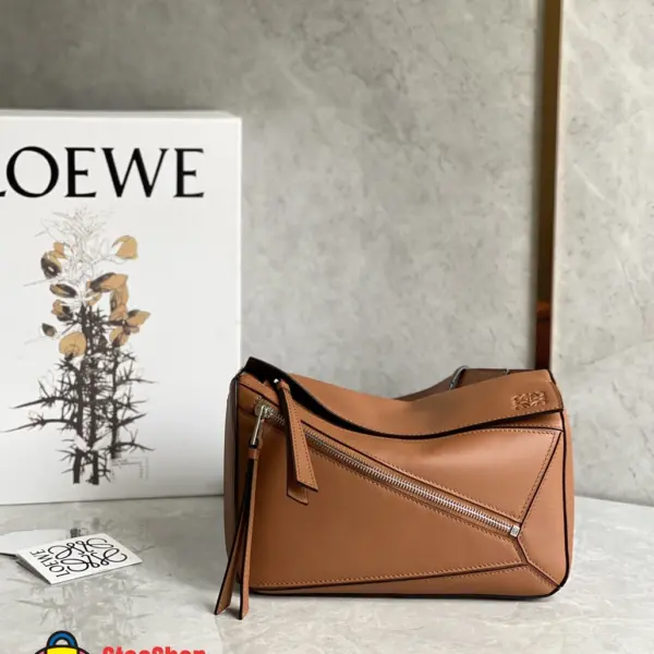 Loewe-羅意威 棕褐色小號經典牛皮革 Puzzle 腰包