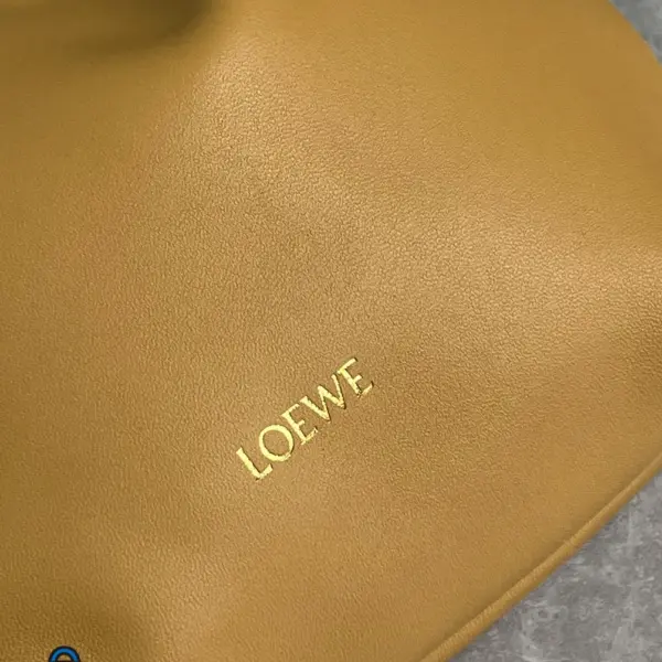 Loewe-羅意威 沙漠黃迷你柔軟納帕羊皮革 Flamenco Purse 肩背包