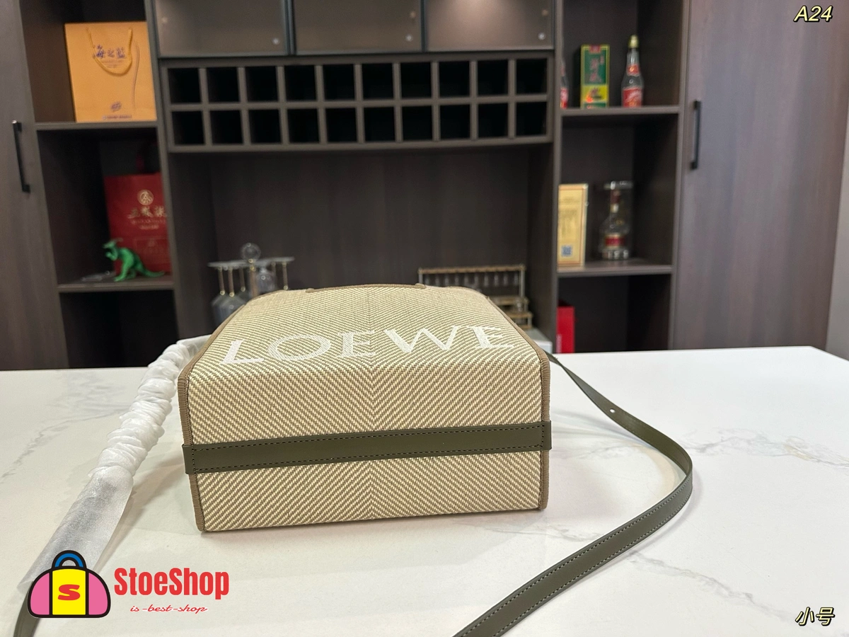 Loewe-羅意威 Font Tote 系列 亞麻原色中號提花帆布購物袋 9 Loewe-羅意威 Font Tote 系列 亞麻原色中號提花帆布購物袋