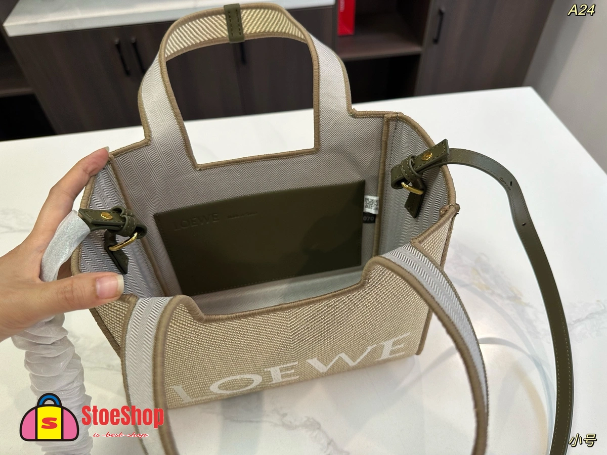 Loewe-羅意威 Font Tote 系列 亞麻原色中號提花帆布購物袋 10 Loewe-羅意威 Font Tote 系列 亞麻原色中號提花帆布購物袋