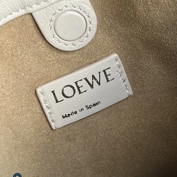Loewe-羅意威 海鹽白迷你柔軟納帕羊皮革 Flamenco Purse 肩背包
