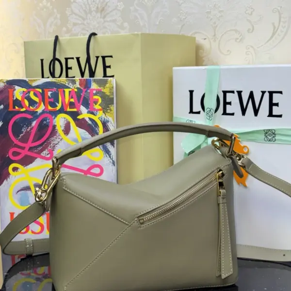 Loewe-羅意威 桉樹綠小號經典牛皮革 Puzzle Edge 肩背包