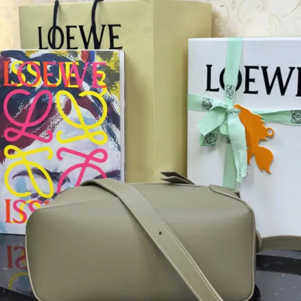 Loewe-羅意威 桉樹綠小號經典牛皮革 Puzzle Edge 肩背包
