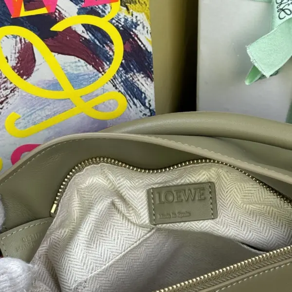 Loewe-羅意威 桉樹綠小號經典牛皮革 Puzzle Edge 肩背包