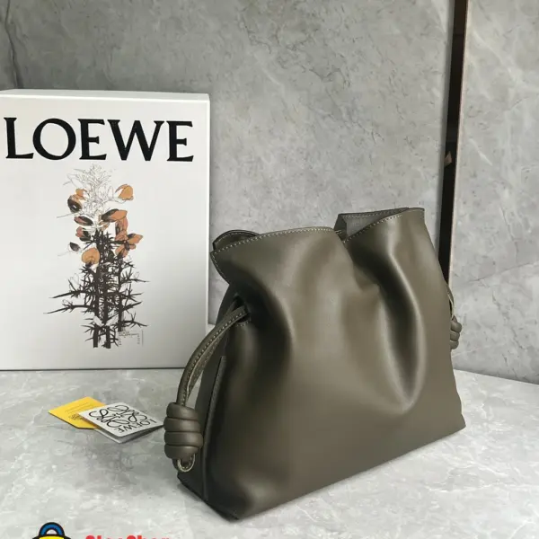 Loewe-羅意威 Flamenco 系列中號肩背手拿包 深卡其色 納帕牛皮革