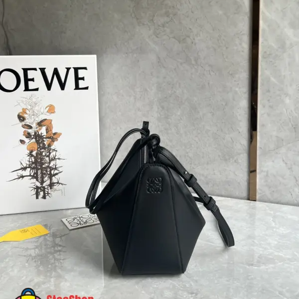 Loewe-羅意威 黑色迷你經典牛皮革 Hammock Hobo 肩背包