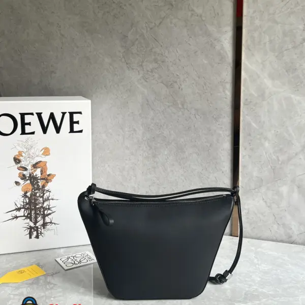 Loewe-羅意威 黑色迷你經典牛皮革 Hammock Hobo 肩背包