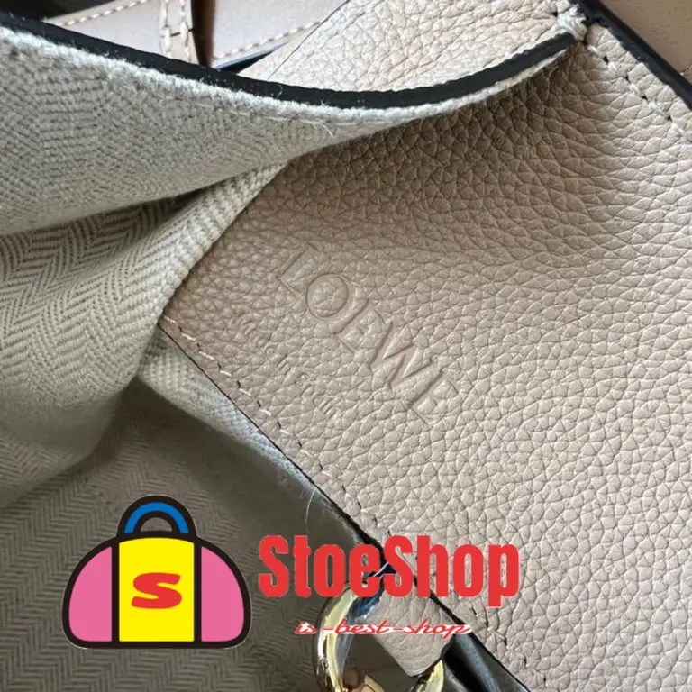 Loewe-羅意威 沙色柔軟粒面牛皮革 Hammock Compact 斜挎包