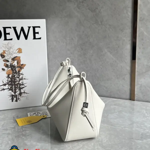 Loewe-羅意威 柔白色迷你經典牛皮革 Hammock Hobo 肩背包