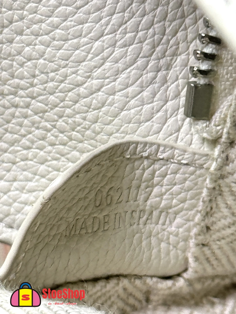 Loewe-羅意威 Puzzle 系列小號肩背包 淺輕靈灰色 柔軟粒面牛皮革 9 Loewe-羅意威 Puzzle 系列小號肩背包 淺輕靈灰色 柔軟粒面牛皮革