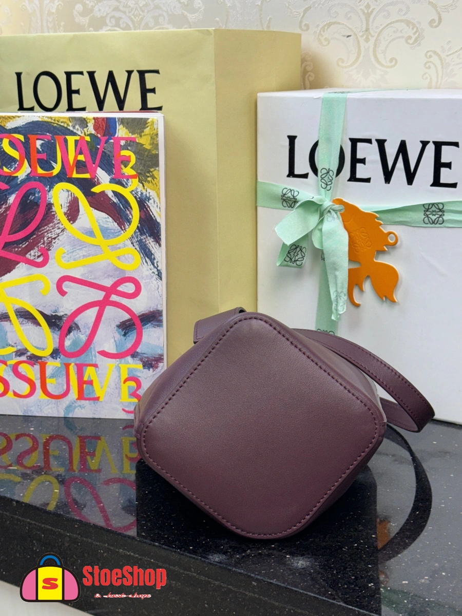 Loewe-羅意威 Pebble Bucket 系列 深酒紅迷你光滑牛皮革斜挎水桶手袋 5 Loewe-羅意威 Pebble Bucket 系列 深酒紅迷你光滑牛皮革斜挎水桶手袋