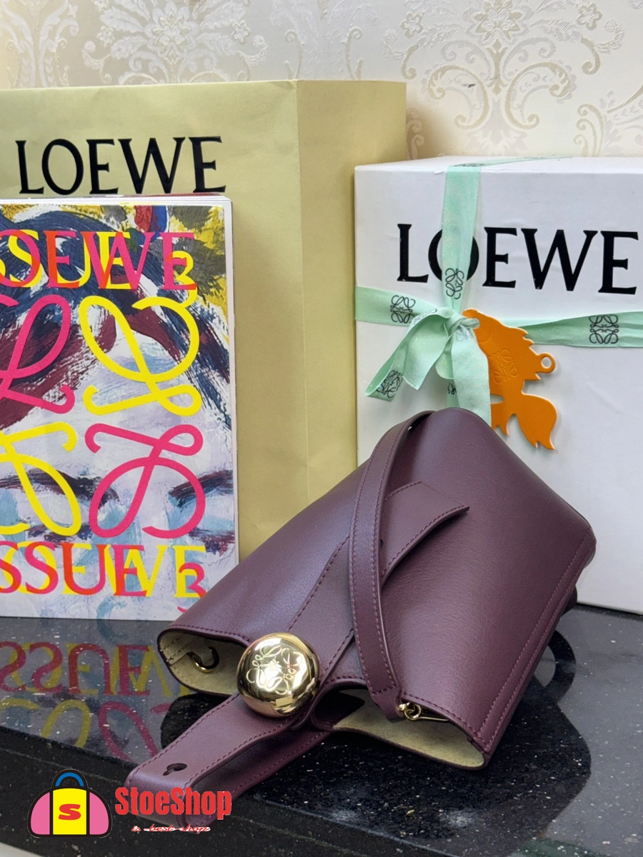 Loewe-羅意威 Pebble Bucket 系列 深酒紅迷你光滑牛皮革斜挎水桶手袋 6 Loewe-羅意威 Pebble Bucket 系列 深酒紅迷你光滑牛皮革斜挎水桶手袋