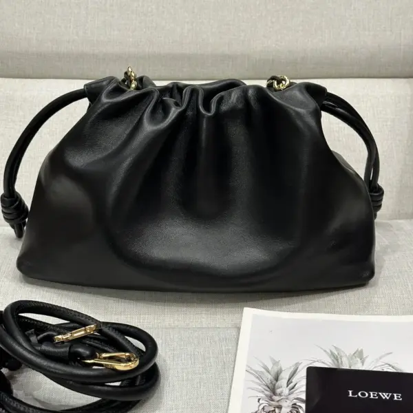 Loewe-羅意威 黑色大號柔軟納帕羊皮革 Flamenco Purse 肩背包