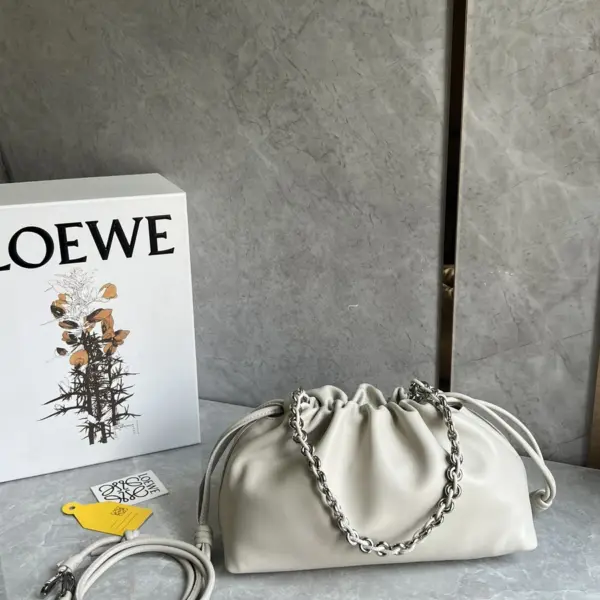 Loewe-羅意威 Flamenco 系列 海鹽白中號羊皮革肩背手袋 柔軟納帕材質