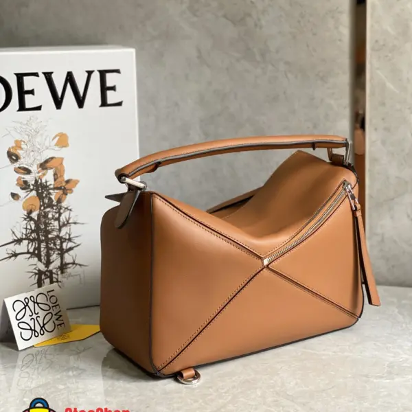 Loewe-羅意威 棕褐色小號經典牛皮革 Puzzle Edge 肩背包