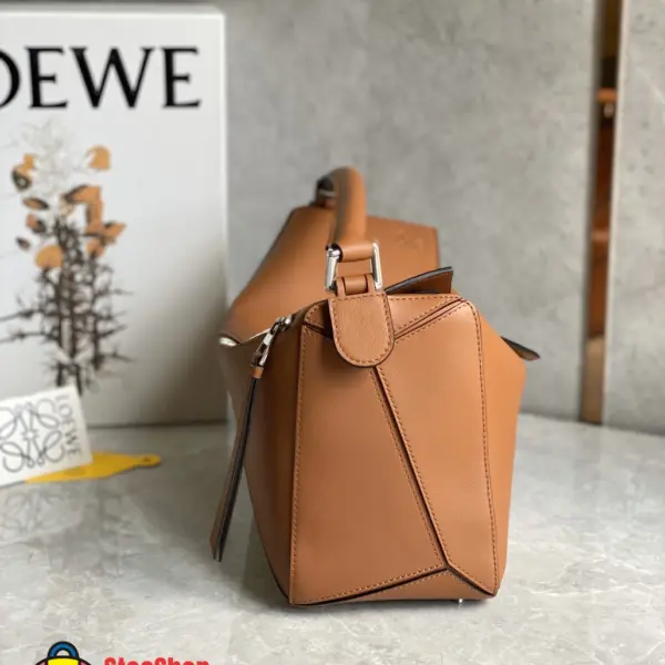 Loewe-羅意威 棕褐色小號經典牛皮革 Puzzle Edge 肩背包