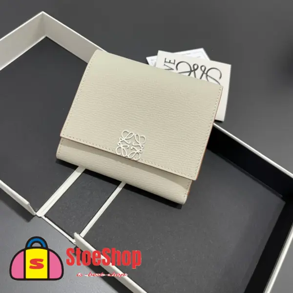 Loewe-羅意威 淺輕靈灰鵝卵石紋牛皮革 Anagram 三折短夾