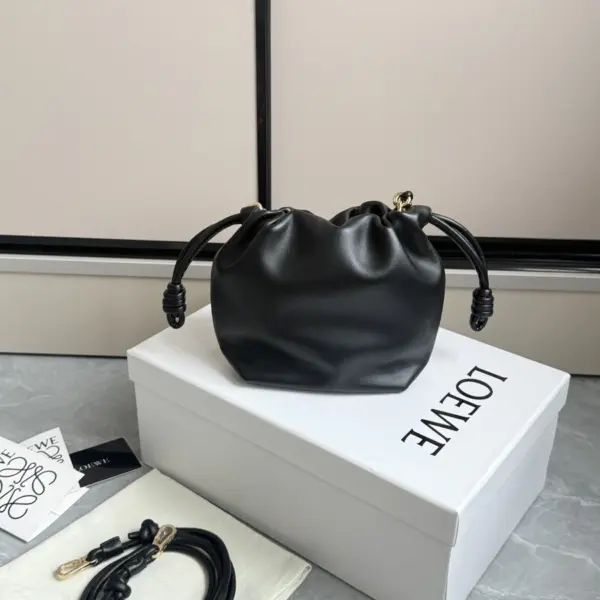 Loewe-羅意威 黑色迷你柔軟納帕羊皮革 Flamenco Purse 肩背包