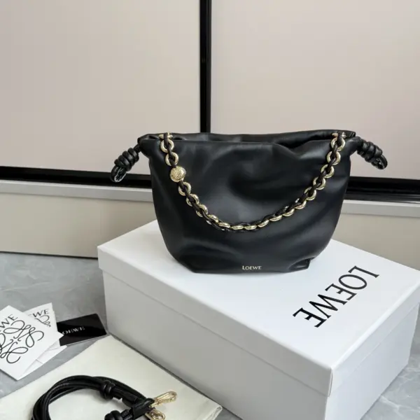 Loewe-羅意威 黑色迷你柔軟納帕羊皮革 Flamenco Purse 肩背包