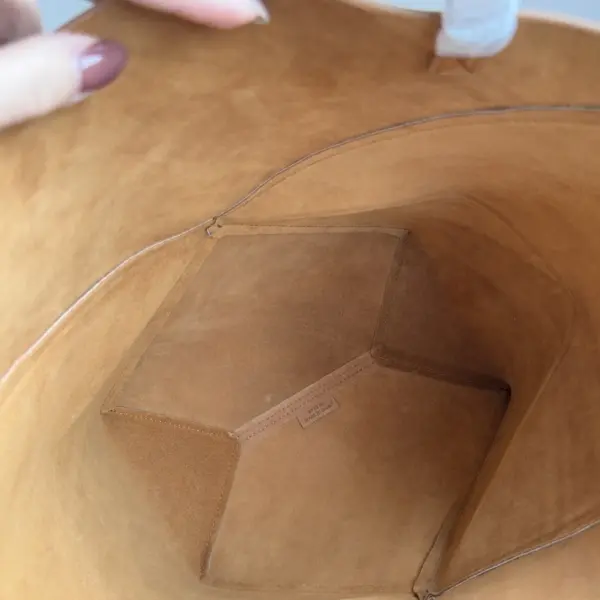 Loewe-羅意威 Puzzle Fold 系列 暖沙黃色中號亮面牛皮革購物袋