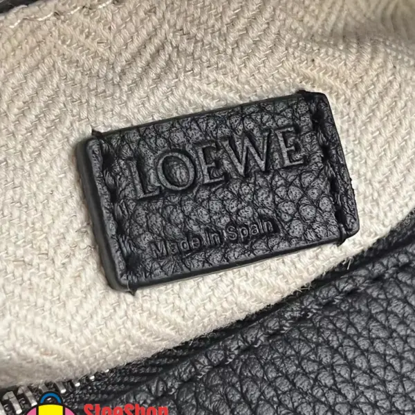 Loewe-羅意威 黑色小號經典牛皮革 Puzzle Edge 肩背包