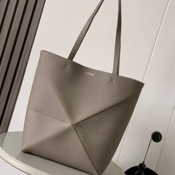 Loewe-羅意威 Puzzle Fold 系列 灰褐色中號柔軟粒面牛皮革斜挎包