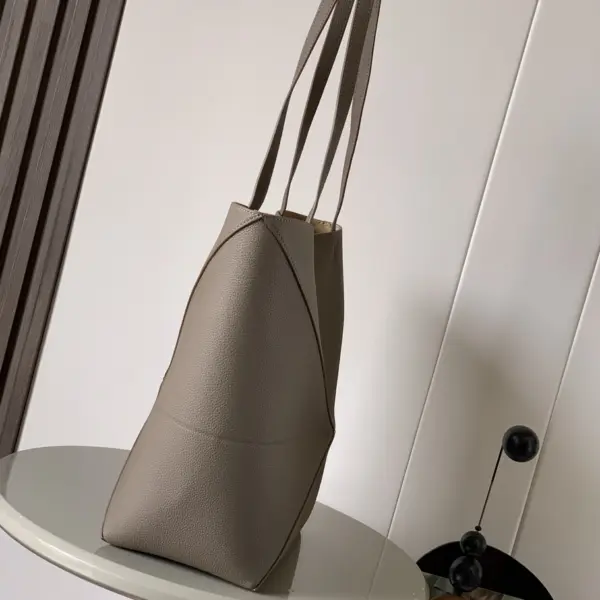 Loewe-羅意威 Puzzle Fold 系列 灰褐色中號柔軟粒面牛皮革斜挎包