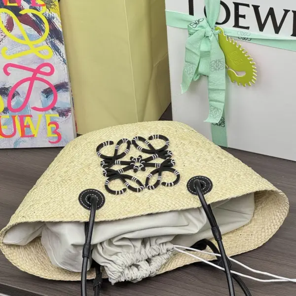 Loewe-羅意威 自然色 / 黑色小號伊拉卡棕櫚纖維 Anagram Basket 肩背包