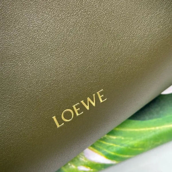 Loewe-羅意威 Flamenco 系列 深卡其色迷你納帕牛皮革肩背包