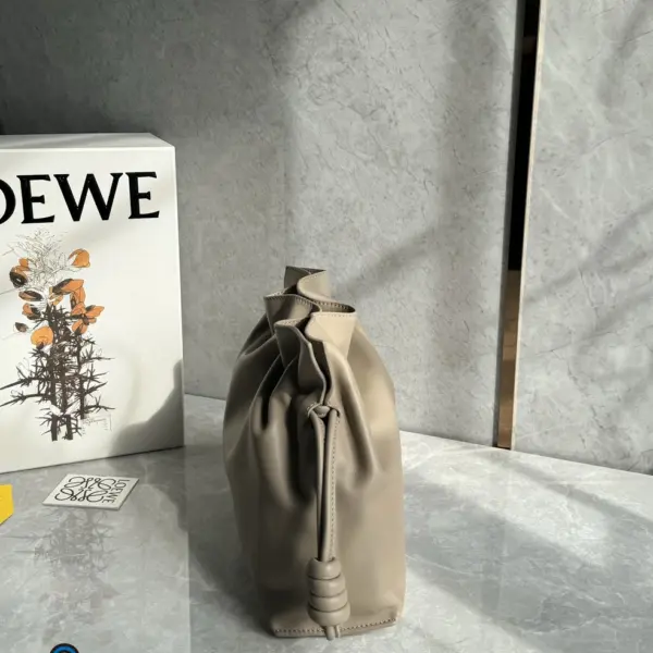 Loewe-羅意威 Flamenco 系列中號肩背手拿包 沙色 納帕牛皮革 14 Loewe-羅意威 Flamenco 系列中號肩背手拿包 沙色 納帕牛皮革