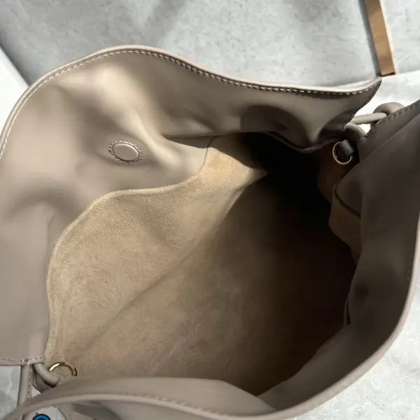 Loewe-羅意威 Flamenco 系列中號肩背手拿包 沙色 納帕牛皮革 16 Loewe-羅意威 Flamenco 系列中號肩背手拿包 沙色 納帕牛皮革