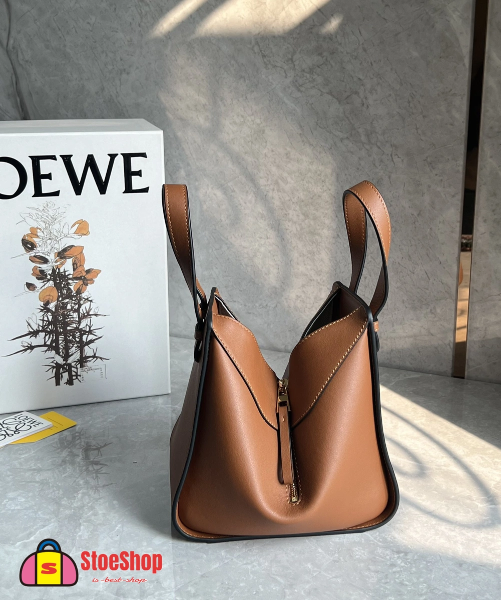 Loewe-羅意威 棕褐色經典牛皮革 Hammock Compact 斜挎包 3 Loewe-羅意威 棕褐色經典牛皮革 Hammock Compact 斜挎包