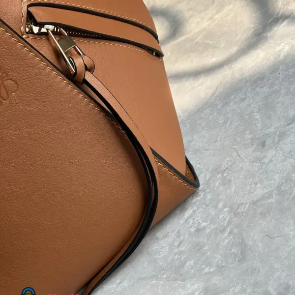 Loewe-羅意威 棕褐色經典牛皮革 Hammock Compact 斜挎包 17 Loewe-羅意威 棕褐色經典牛皮革 Hammock Compact 斜挎包
