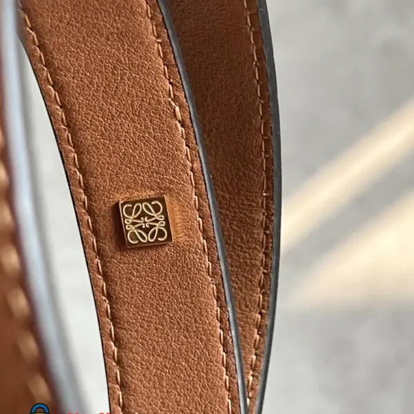 Loewe-羅意威 棕褐色經典牛皮革 Hammock Compact 斜挎包 18 Loewe-羅意威 棕褐色經典牛皮革 Hammock Compact 斜挎包