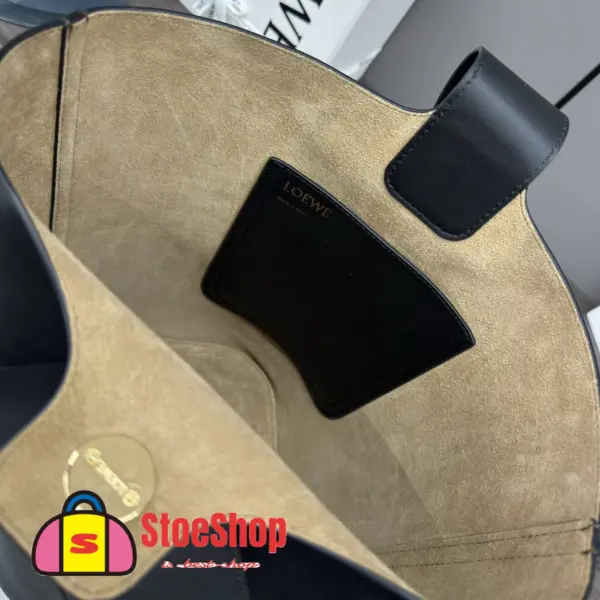 Loewe-羅意威 Pebble Bucket 系列 黑色迷你光滑牛皮革斜挎水桶手袋