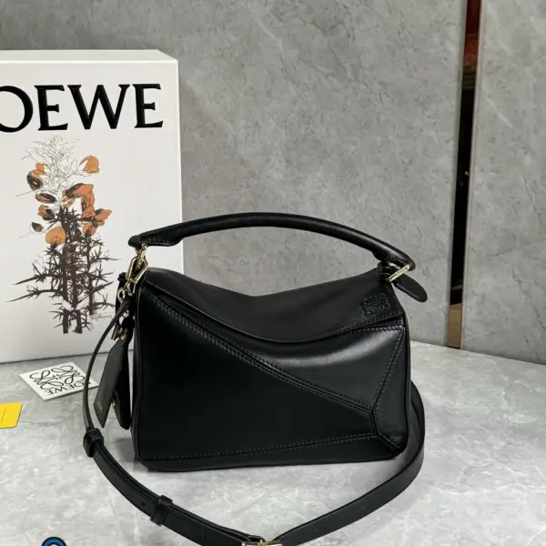 Loewe-羅意威 Puzzle 系列 黑色小號光滑牛皮革肩背包