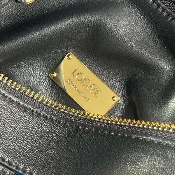Loewe-羅意威 Puzzle 系列 黑色小號光滑牛皮革肩背包