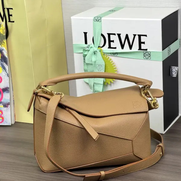 Loewe-羅意威 太妃糖色小號柔軟粒面牛皮革 Puzzle 肩背包
